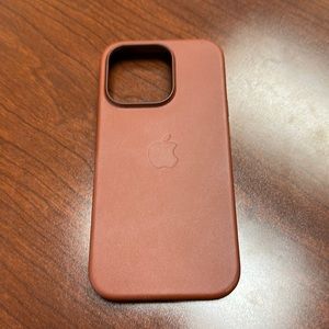 Apple iPhone 14 Pro MagSafe leather case, used 1 day!
